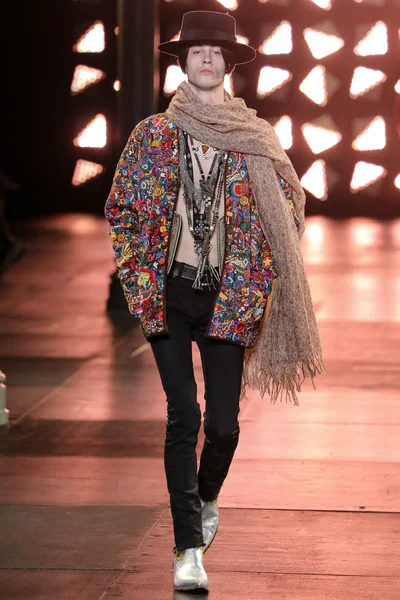 Look 64